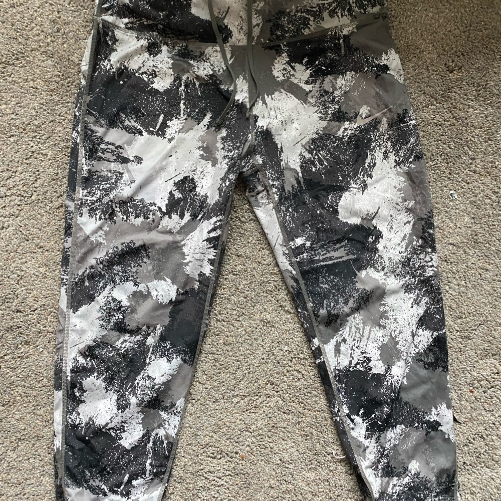 Womens Nike capri leggings